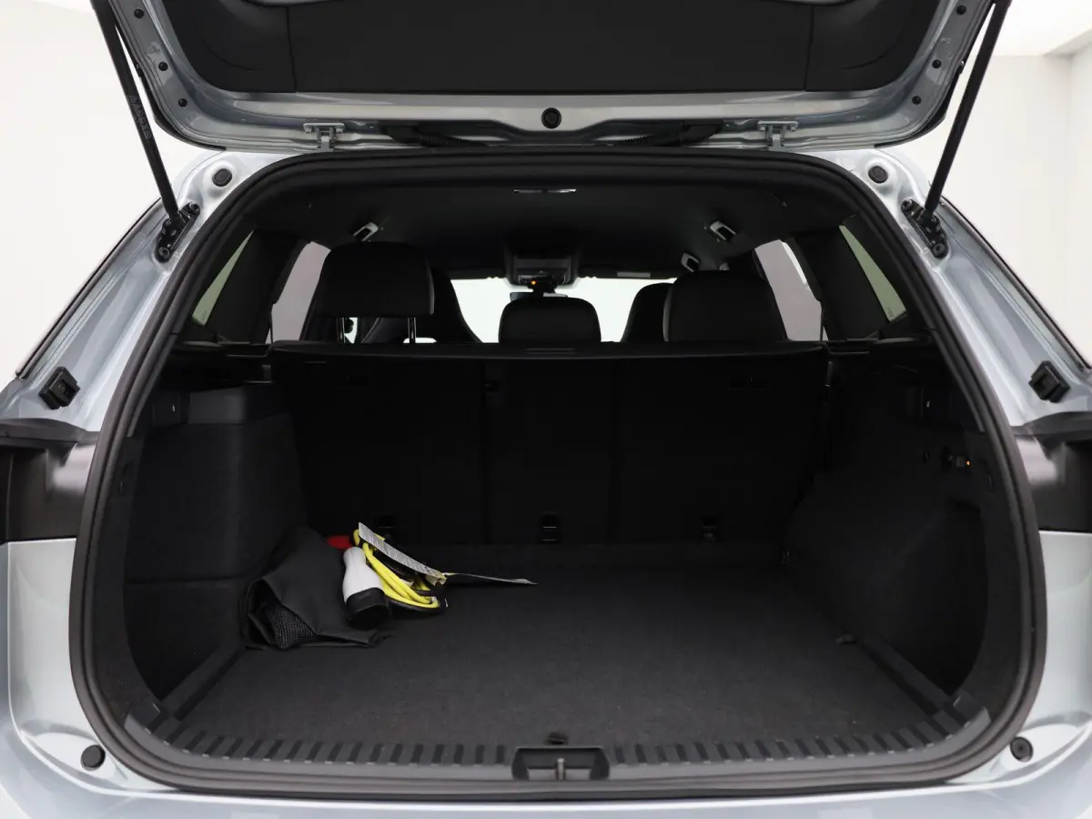 1.5 eHybrid R-Line Edition 272 PK| SoH 100% | Trekhaak | 360 Camera | Travelassist | Stoelverwarming | Stuurwielverwarming | Black Style