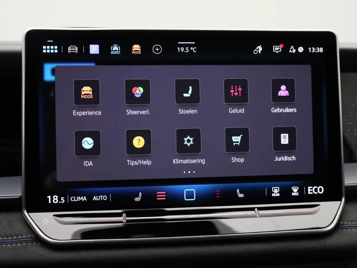 1.5 eHybrid R-Line Edition 272 PK| SoH 100% | Trekhaak | 360 Camera | Travelassist | Stoelverwarming | Stuurwielverwarming | Black Style