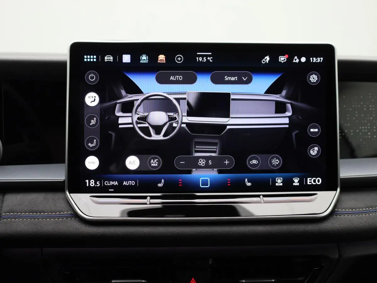 1.5 eHybrid R-Line Edition 272 PK| SoH 100% | Trekhaak | 360 Camera | Travelassist | Stoelverwarming | Stuurwielverwarming | Black Style