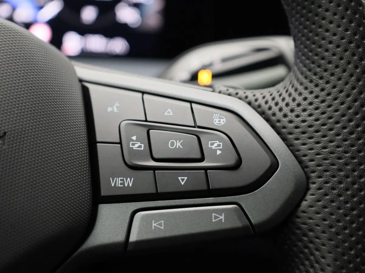 1.5 eHybrid R-Line Edition 272 PK| SoH 100% | Trekhaak | 360 Camera | Travelassist | Stoelverwarming | Stuurwielverwarming | Black Style