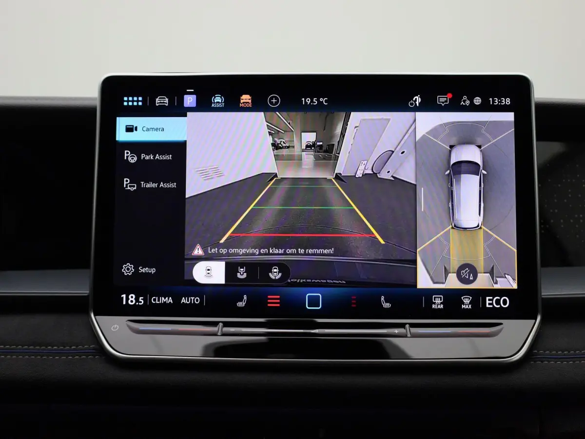 1.5 eHybrid R-Line Edition 272 PK| SoH 100% | Trekhaak | 360 Camera | Travelassist | Stoelverwarming | Stuurwielverwarming | Black Style