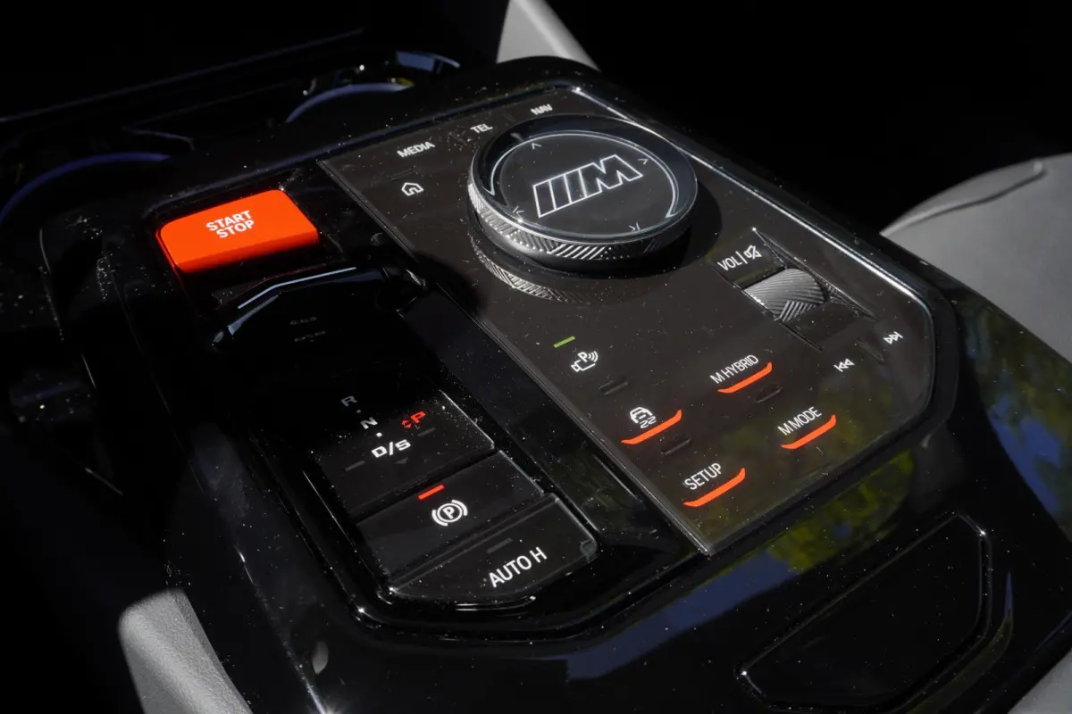 Sedan Bowers & Wilkins Surround Sound System | Glazen panoramadak | Driving Assistant Professional | M Driver's Pack | Comfort Access | Stuurwielrand verwarmd