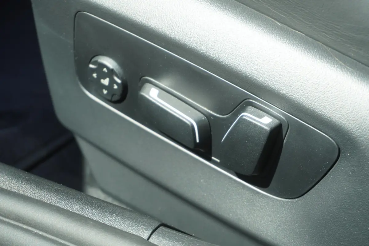 Sedan Bowers & Wilkins Surround Sound System | Glazen panoramadak | Driving Assistant Professional | M Driver's Pack | Comfort Access | Stuurwielrand verwarmd