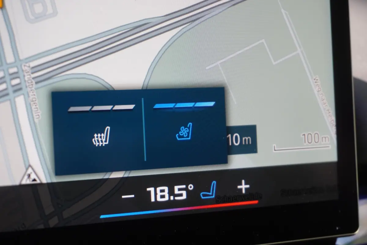 Sedan Bowers & Wilkins Surround Sound System | Glazen panoramadak | Driving Assistant Professional | M Driver's Pack | Comfort Access | Stuurwielrand verwarmd