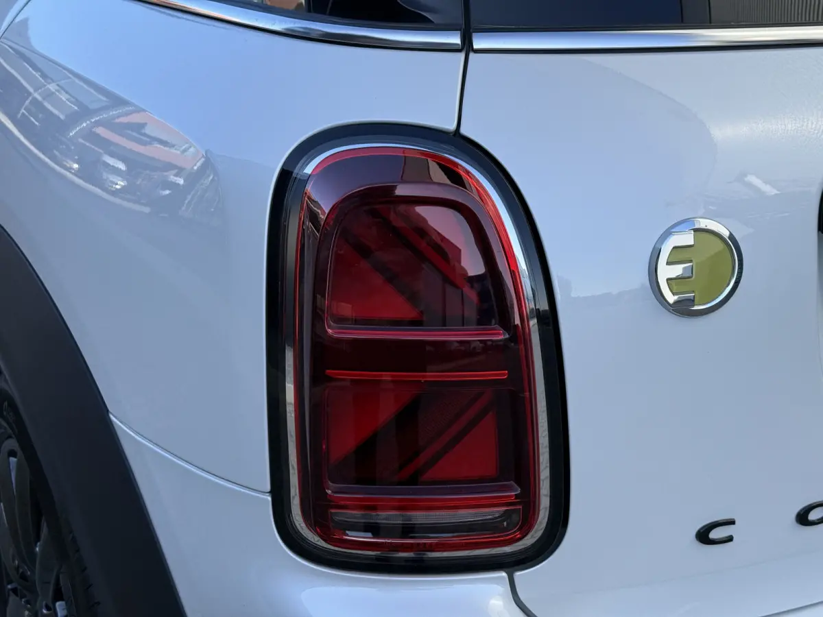2.0 Cooper SE ALL4 Pano/H&K/Camera/Apple