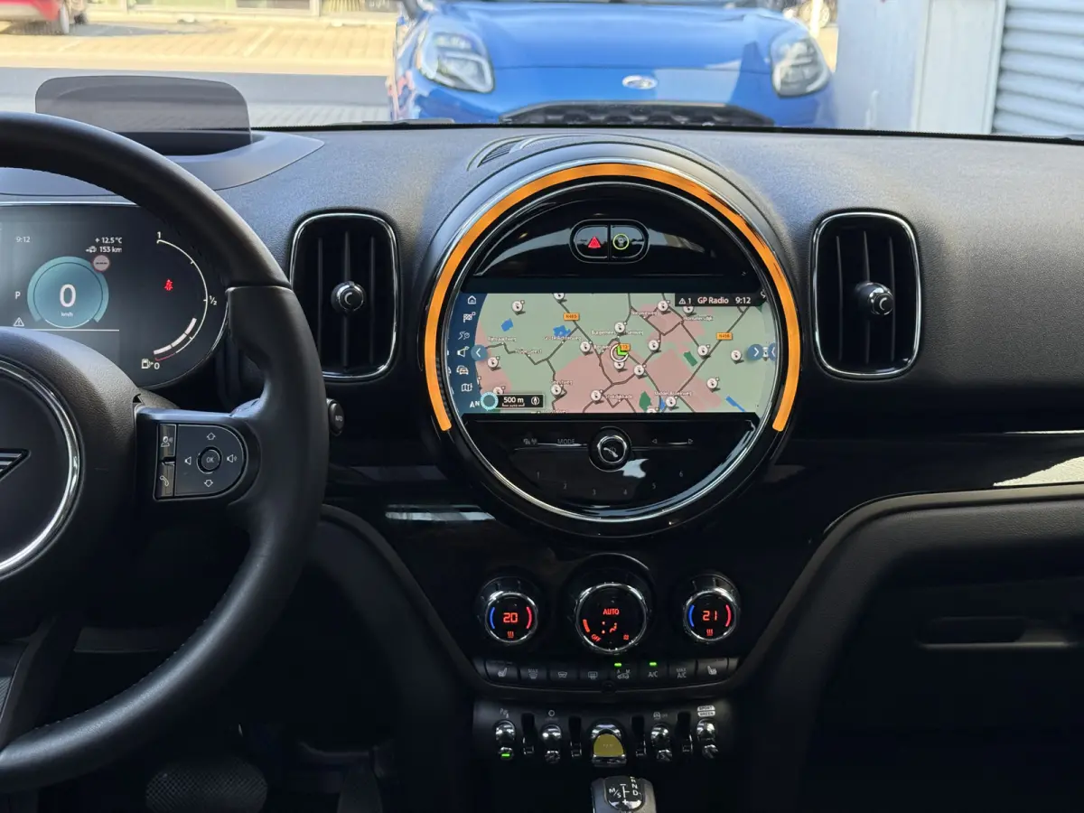 2.0 Cooper SE ALL4 Pano/H&K/Camera/Apple