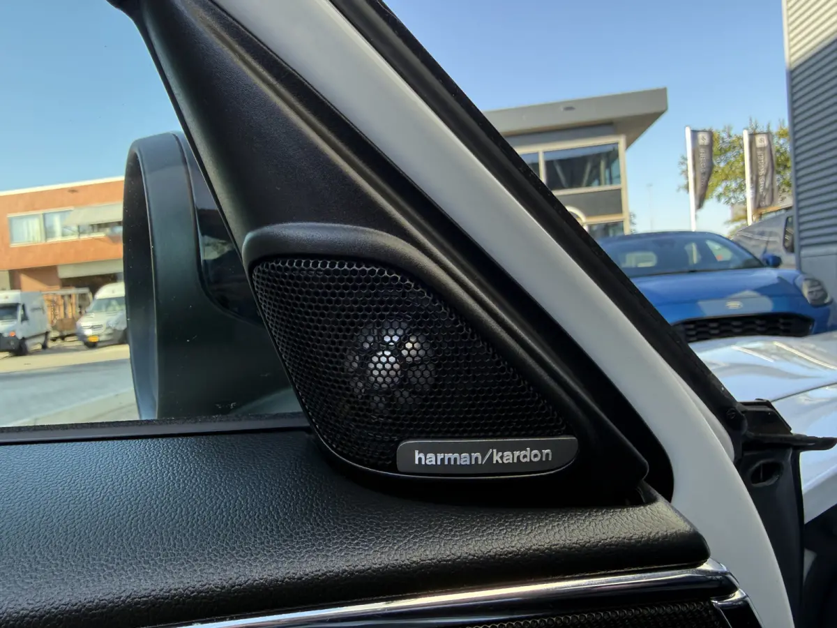 2.0 Cooper SE ALL4 Pano/H&K/Camera/Apple