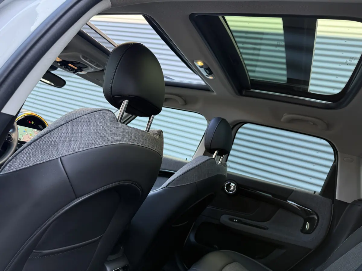 2.0 Cooper SE ALL4 Pano/H&K/Camera/Apple