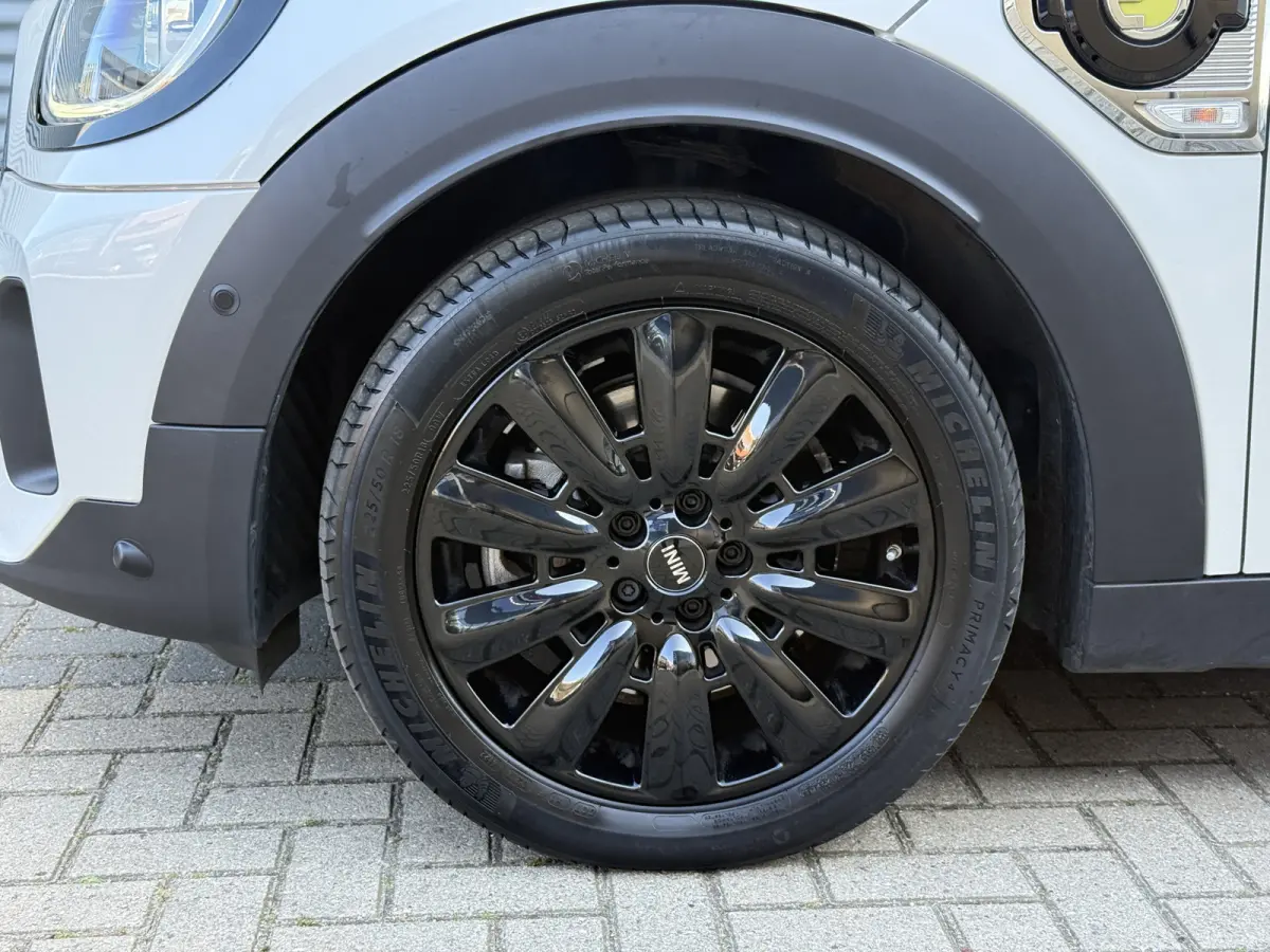 2.0 Cooper SE ALL4 Pano/H&K/Camera/Apple