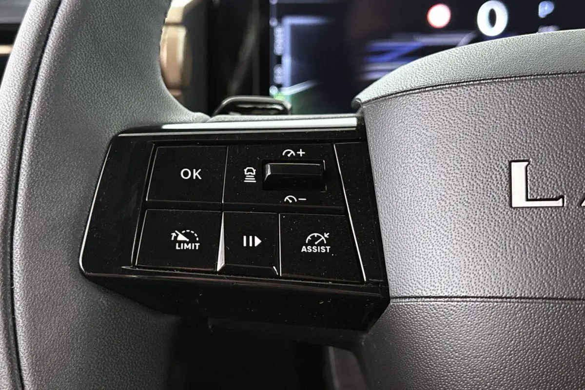 1.2 Turbo Hybrid LX 110pk / Navi / Camera / Carplay / 2+6 Jaar Garantie