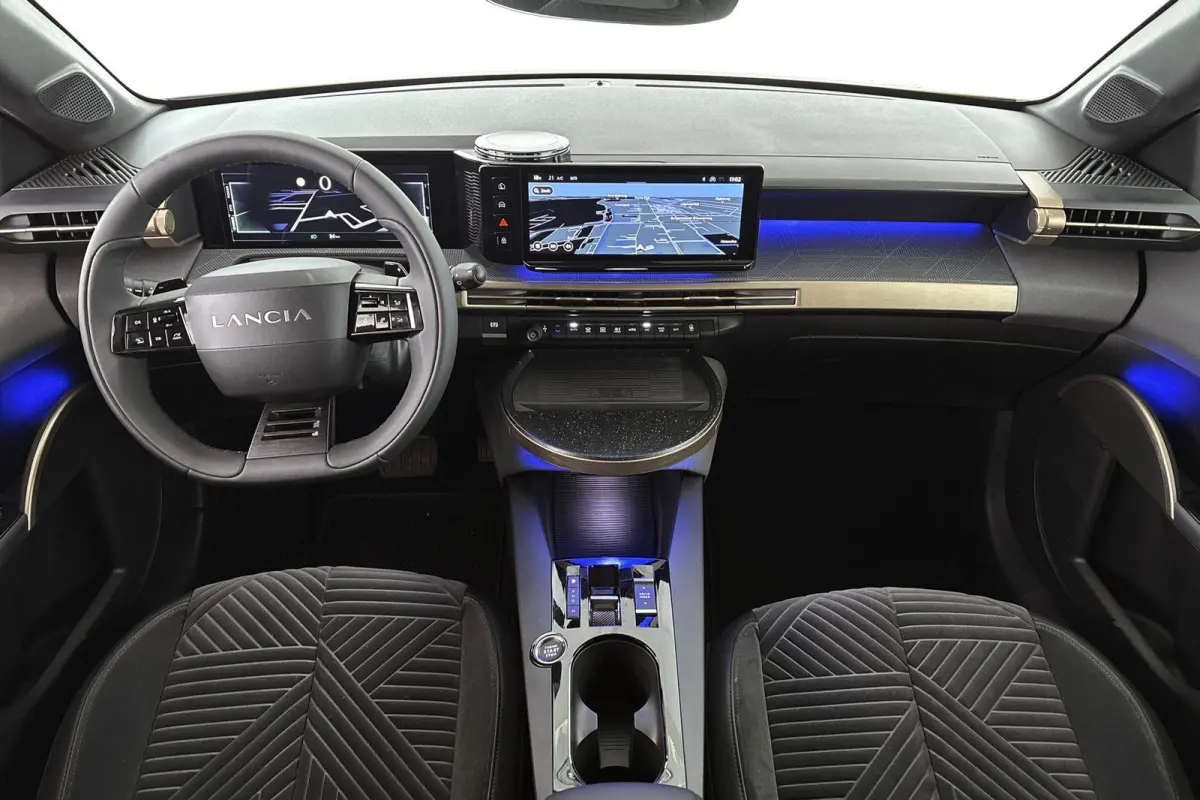 1.2 Turbo Hybrid LX 110pk / Navi / Camera / Carplay / 2+6 Jaar Garantie
