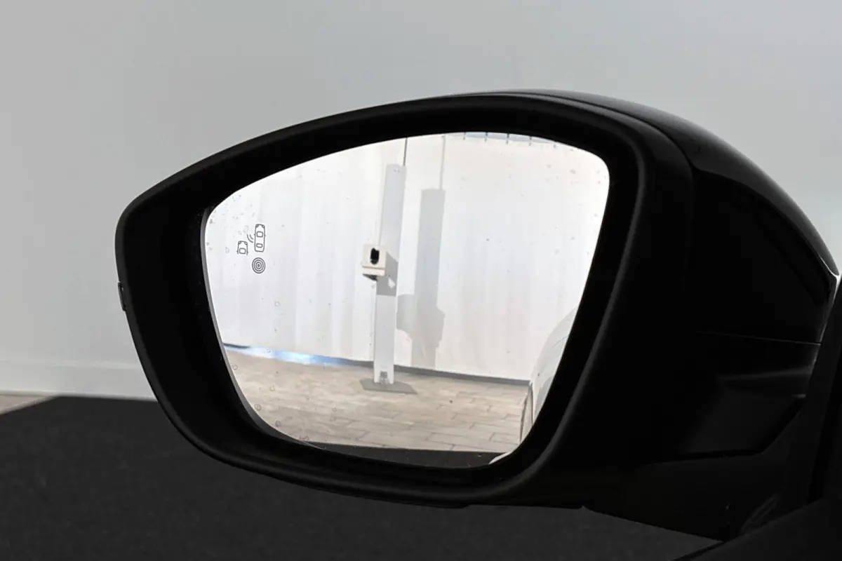 1.2 Turbo Hybrid LX 110pk / Navi / Camera / Carplay / 2+6 Jaar Garantie