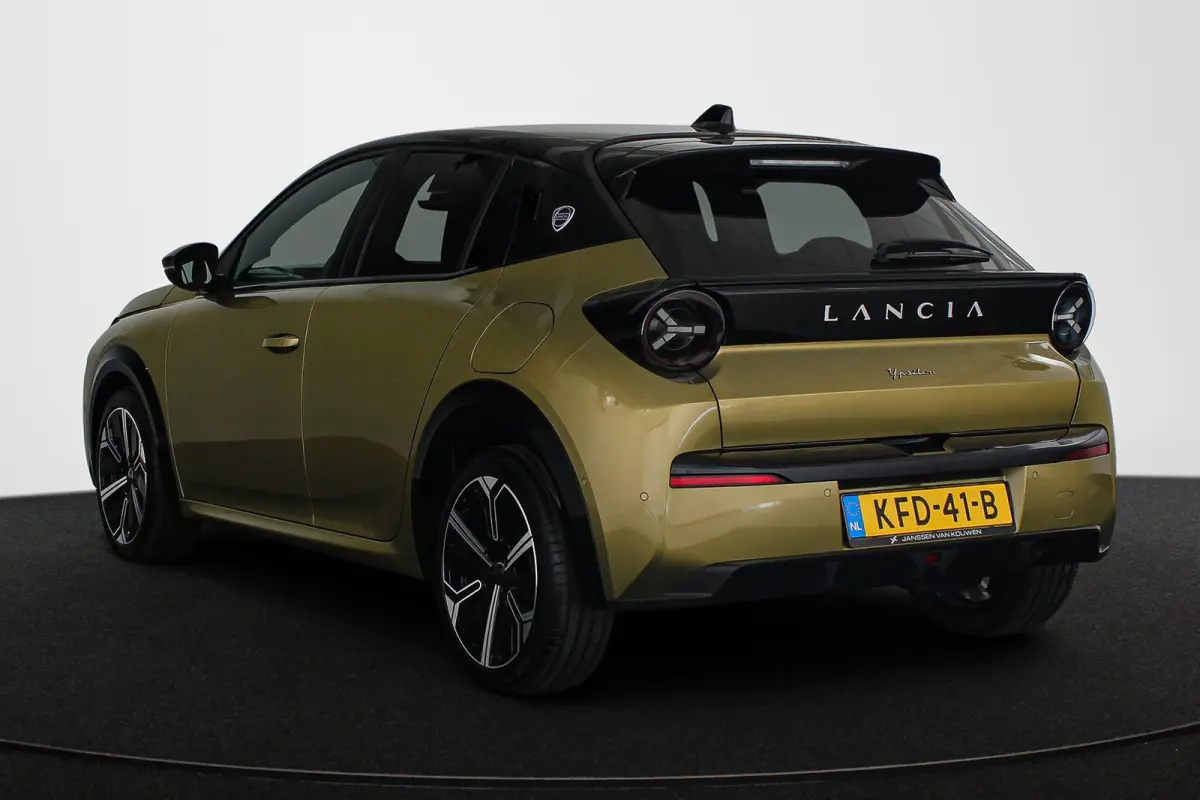 1.2 Turbo Hybrid LX 110pk / Navi / Camera / Carplay / 2+6 Jaar Garantie