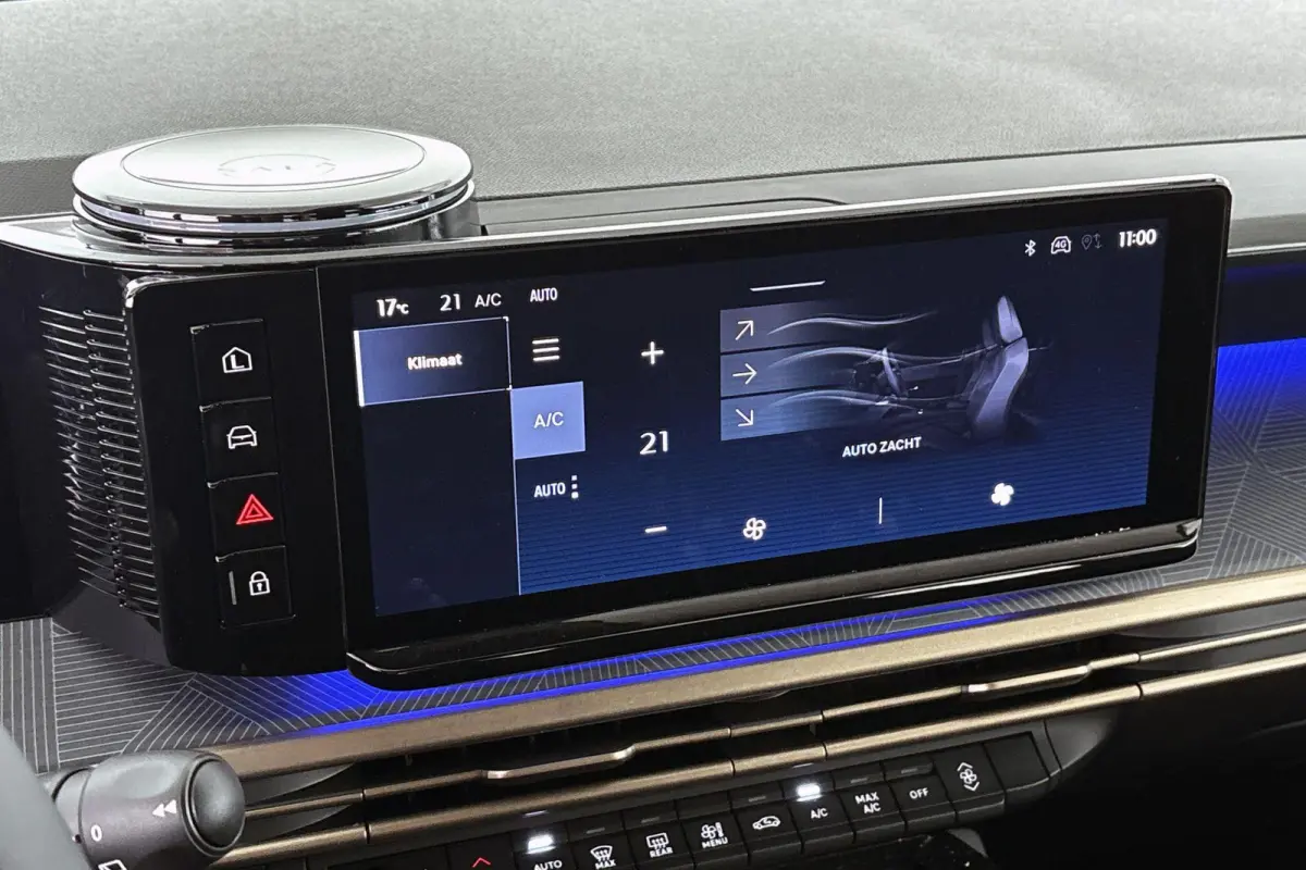 1.2 Turbo Hybrid LX 110pk / Navi / Camera / Carplay / 2+6 Jaar Garantie