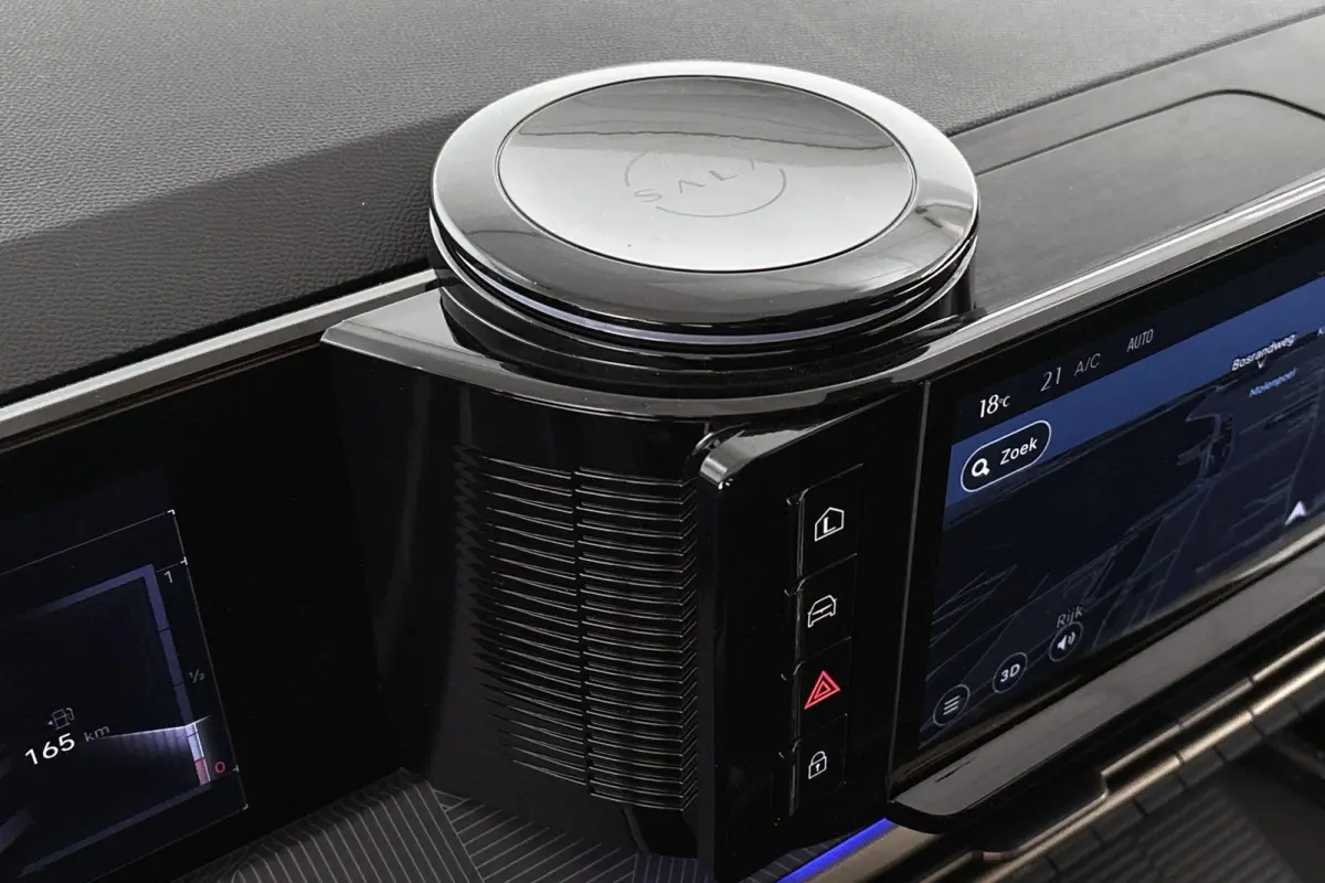 1.2 Turbo Hybrid LX 110pk / Navi / Camera / Carplay / 2+6 Jaar Garantie
