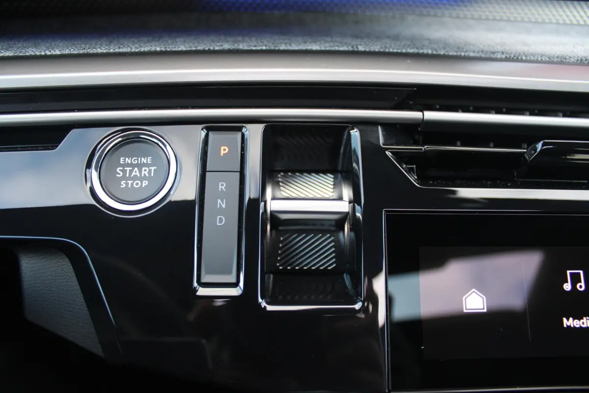 LAUNCH EDITION GT 325PK Dual Motor 73 kWh | PANORAMA SCHUIF / KANTELDAK | LEDEREN BEKLEDING NAPPA | ELEKTRISCH VERSTELBARE VOOR STOELEN, MET GEHEUGENFUNCTIE OP BESTUURDERSSTOEL | STOEL VERWA