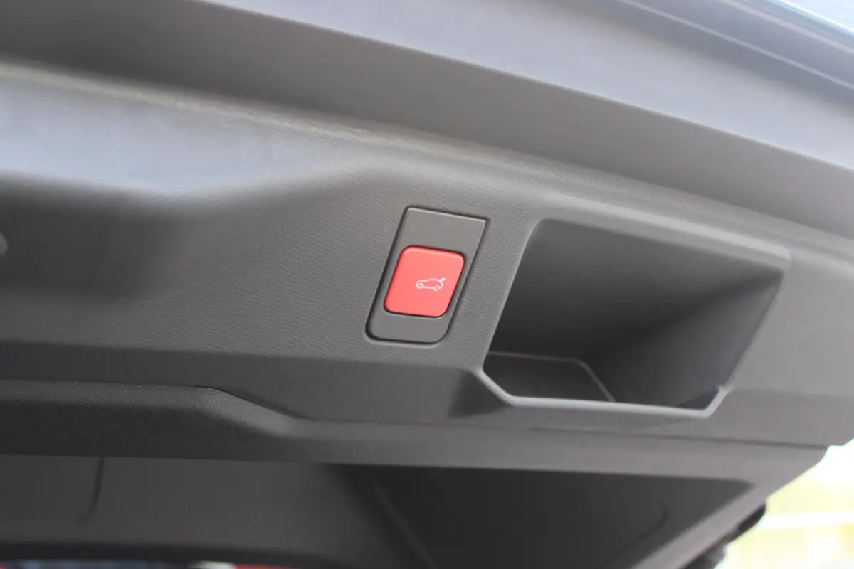LAUNCH EDITION GT 325PK Dual Motor 73 kWh | PANORAMA SCHUIF / KANTELDAK | LEDEREN BEKLEDING NAPPA | ELEKTRISCH VERSTELBARE VOOR STOELEN, MET GEHEUGENFUNCTIE OP BESTUURDERSSTOEL | STOEL VERWA