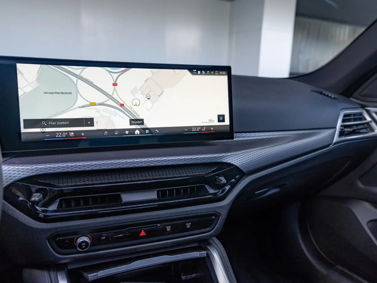 420i | M Sportpakket Pro | Driving Assistant | Achteruitrijcamera | Glazen Schuif-/Kanteldak