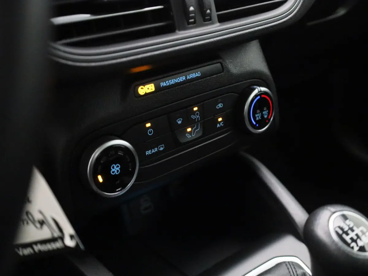 1.0 EcoBoost MHEV Connected | Navigatie | Airco | Cruise Control | Parkeersensoren |