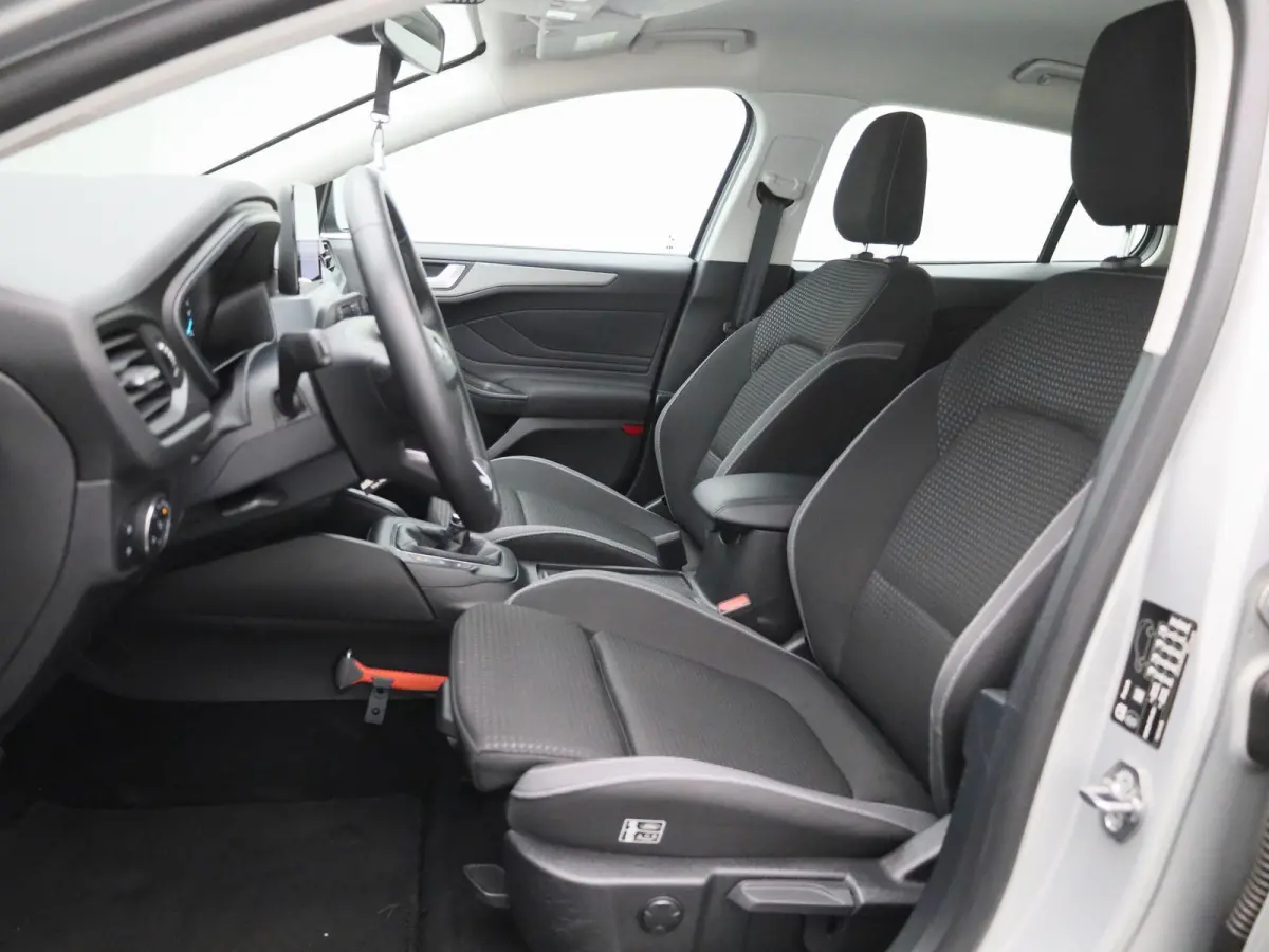 1.0 EcoBoost MHEV Connected | Navigatie | Airco | Cruise Control | Parkeersensoren |