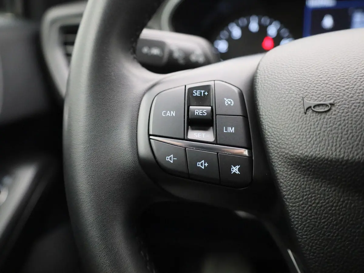 1.0 EcoBoost MHEV Connected | Navigatie | Airco | Cruise Control | Parkeersensoren |