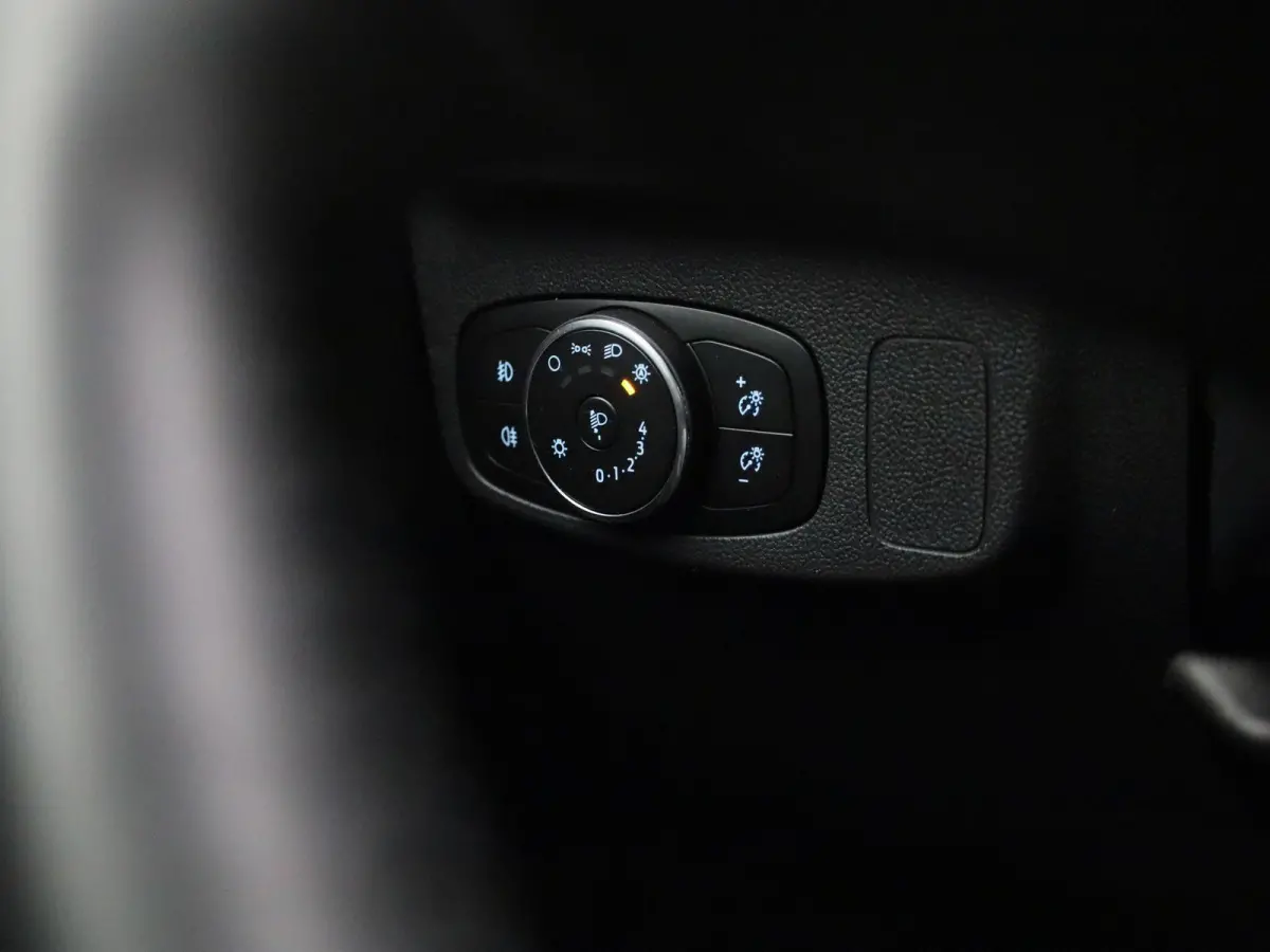 1.0 EcoBoost MHEV Connected | Navigatie | Airco | Cruise Control | Parkeersensoren |