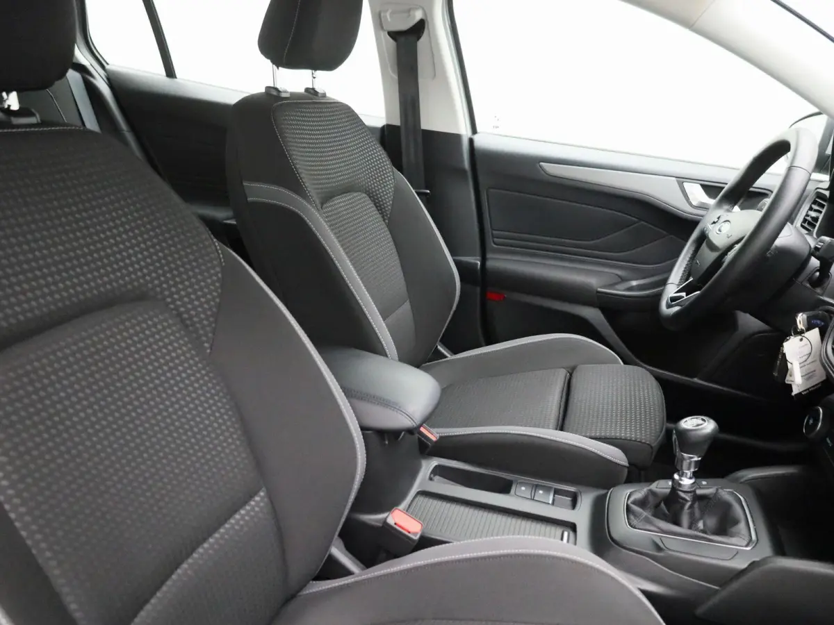 1.0 EcoBoost MHEV Connected | Navigatie | Airco | Cruise Control | Parkeersensoren |