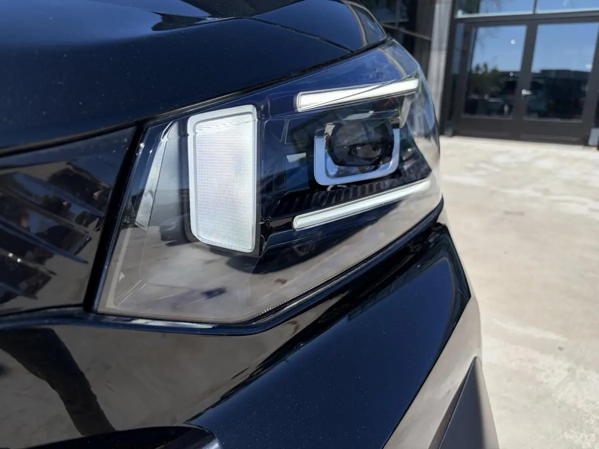 L3 136 DC 75 kWh STX Edition | Betimmering | Lederen interieur | Full Options