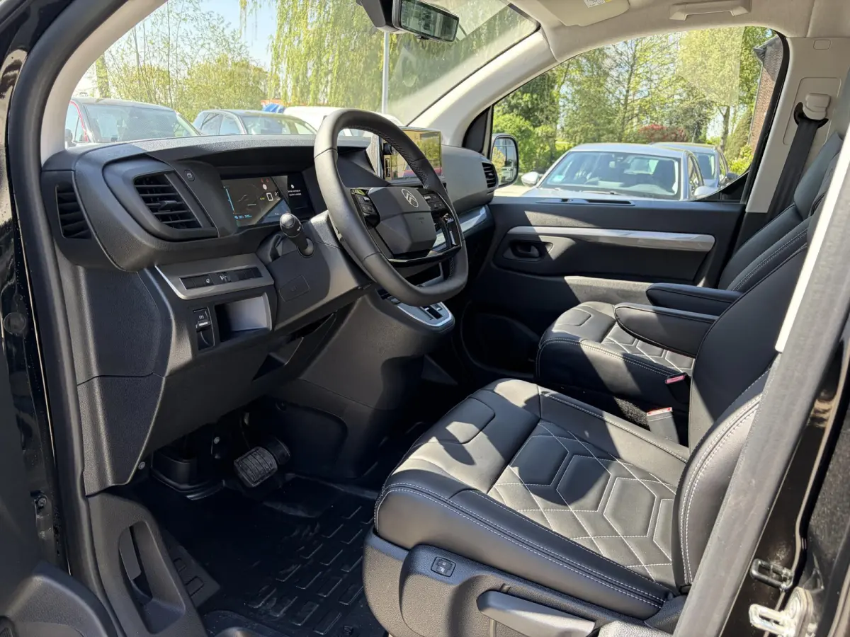 L3 136 DC 75 kWh STX Edition | Betimmering | Lederen interieur | Full Options
