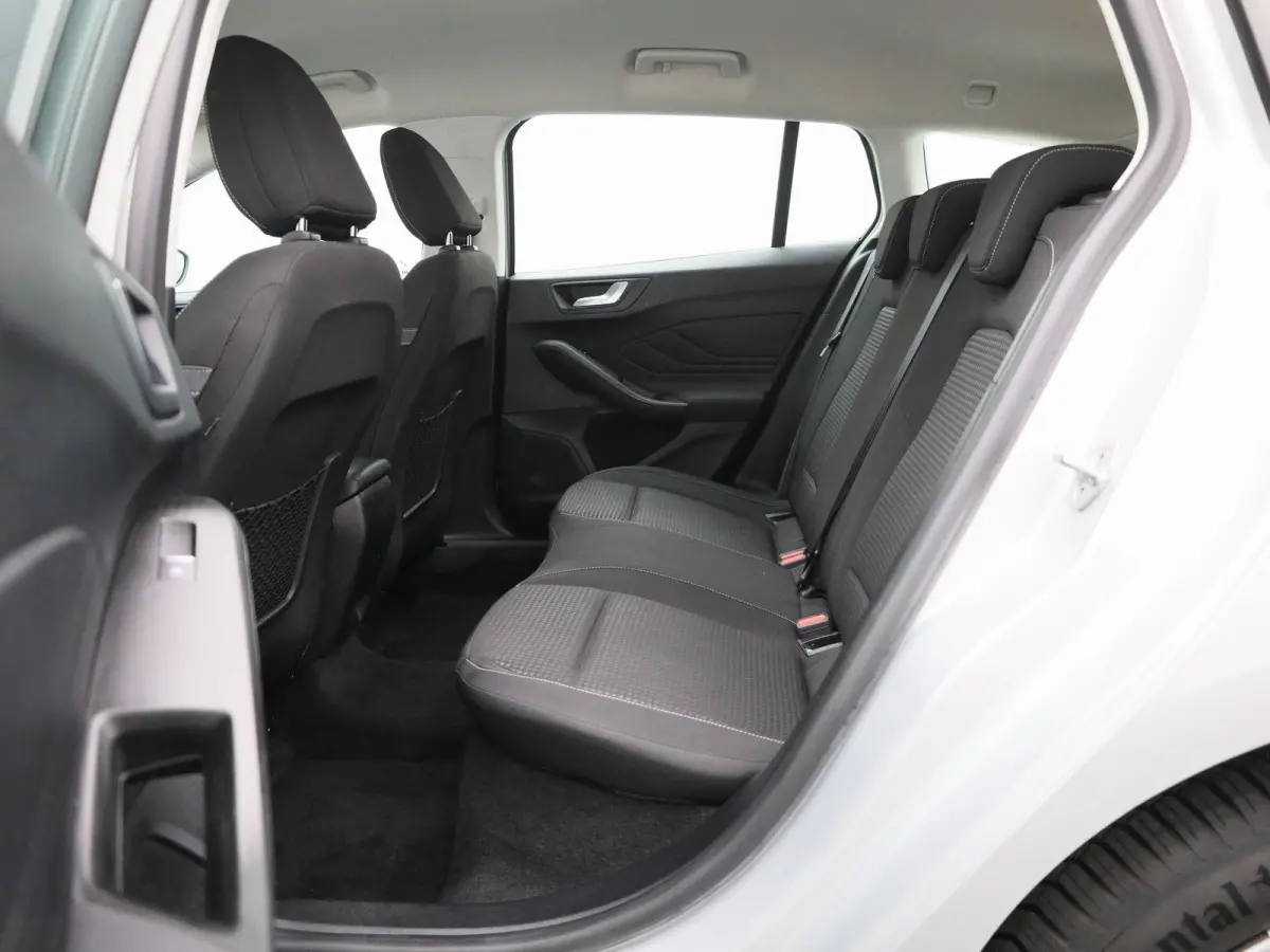 1.0 EcoBoost MHEV Connected | Navigatie | Airco | Cruise Control | Parkeersensoren |
