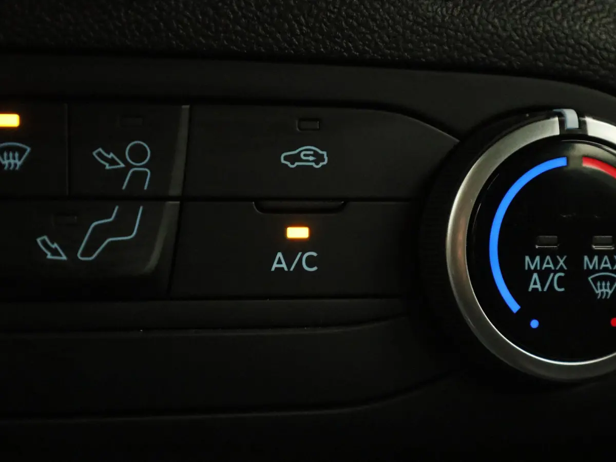 1.0 EcoBoost MHEV Connected | Navigatie | Airco | Cruise Control | Parkeersensoren |