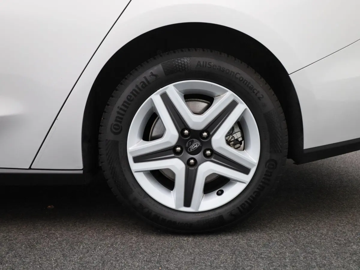 1.0 EcoBoost MHEV Connected | Navigatie | Airco | Cruise Control | Parkeersensoren |