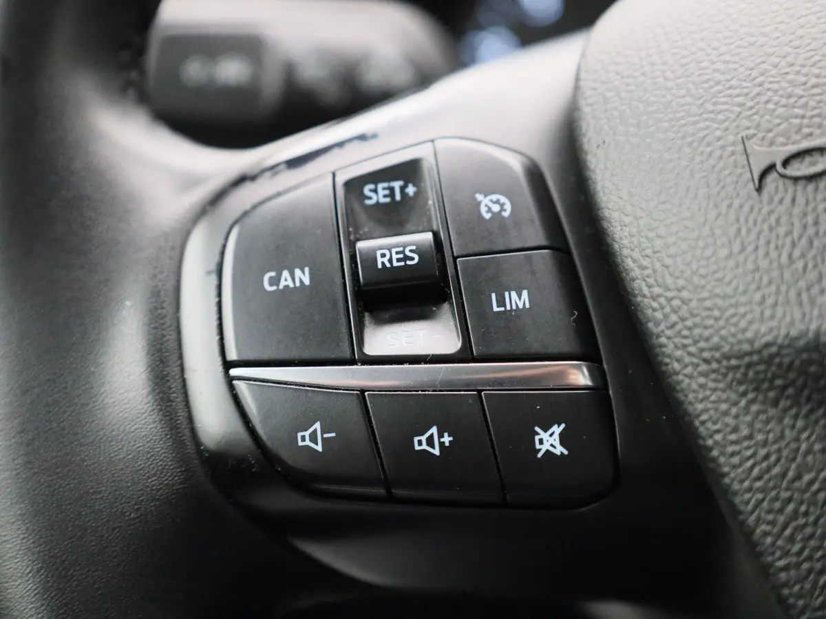 1.0 EcoBoost MHEV Connected | Navigatie | Airco | Cruise Control | Parkeersensoren |