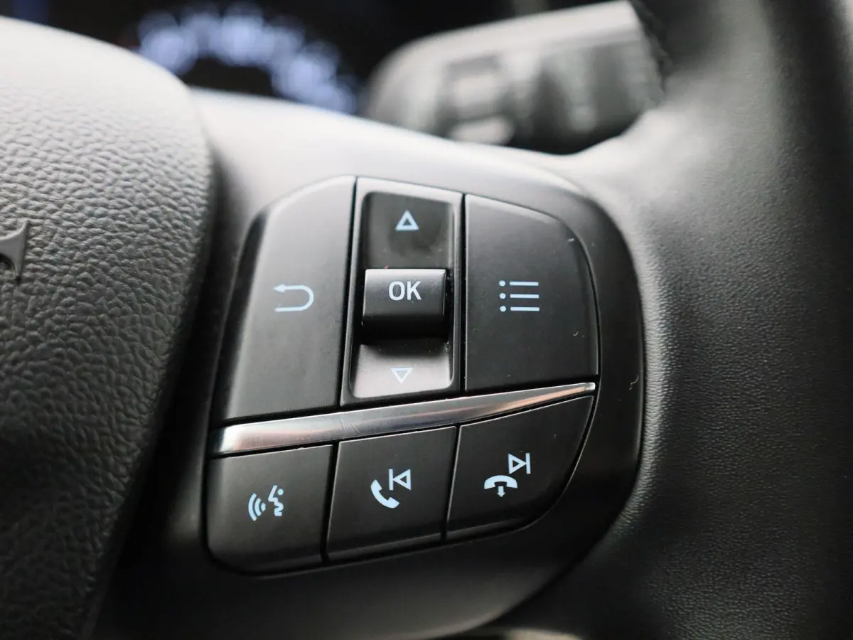 1.0 EcoBoost MHEV Connected | Navigatie | Airco | Cruise Control | Parkeersensoren |
