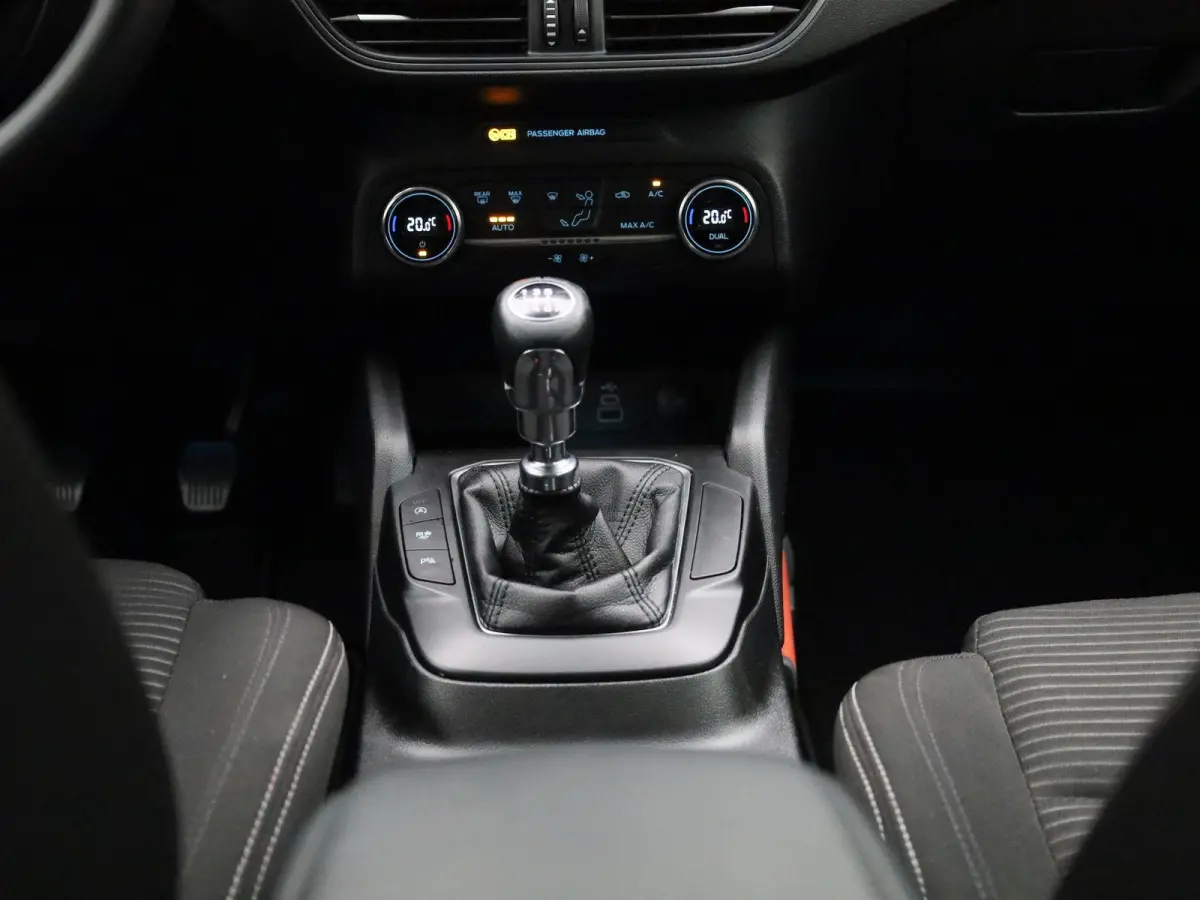 1.0 EcoBoost Hybrid Titanium Style | Navigatie | Climate Control | Parkeersensoren | Cruise Control |
