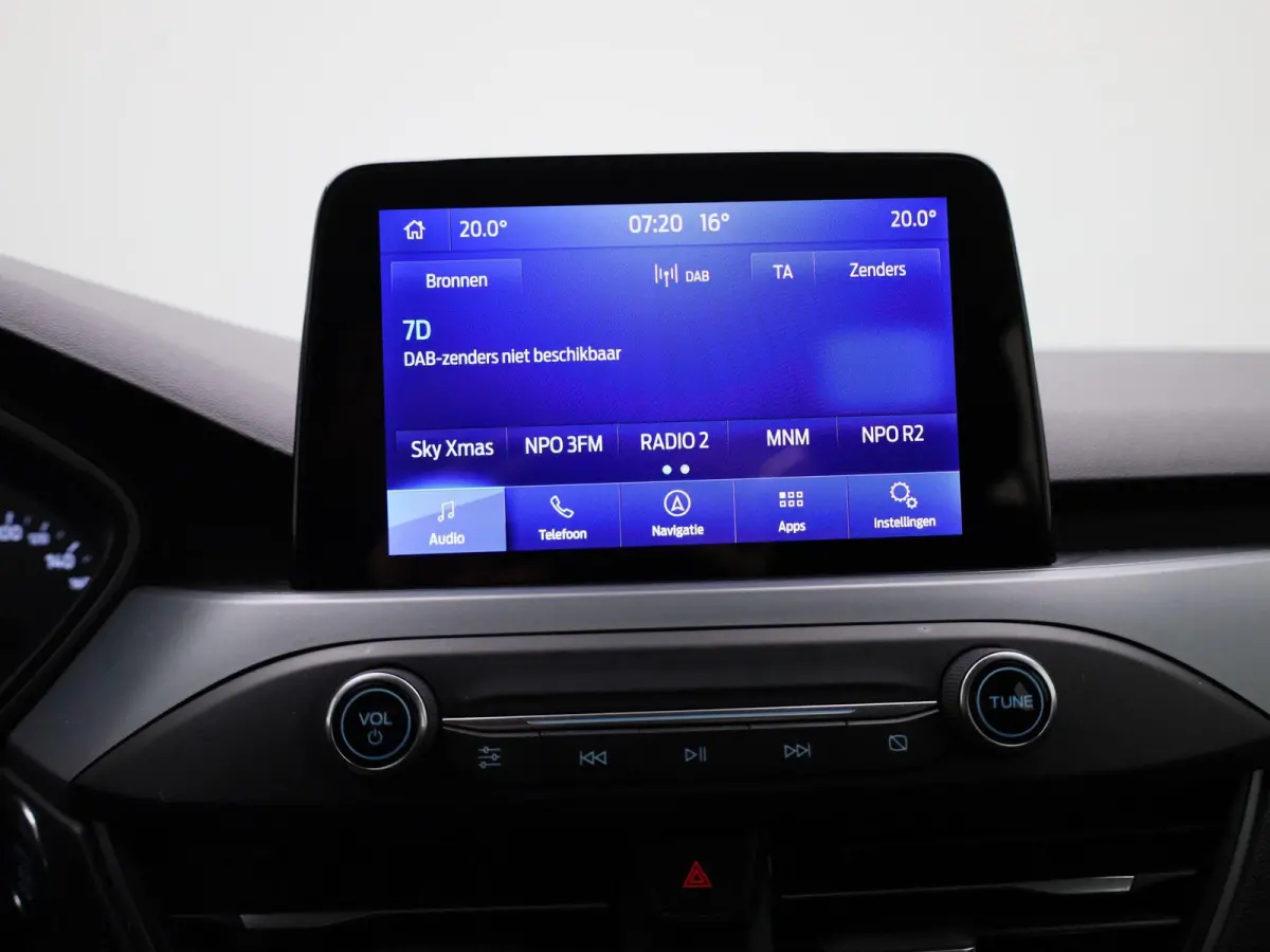 1.0 EcoBoost Hybrid Titanium Style | Navigatie | Climate Control | Parkeersensoren | Cruise Control |