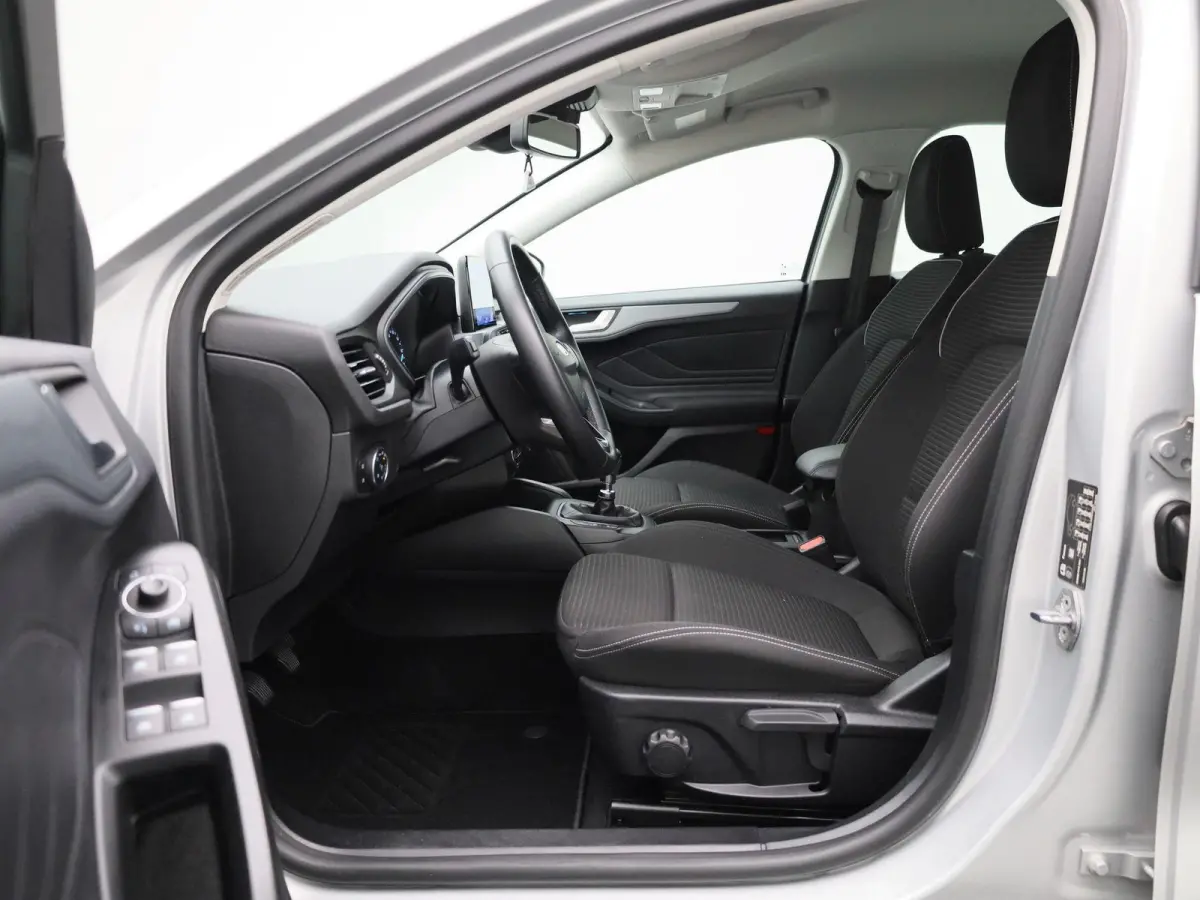 1.0 EcoBoost Hybrid Titanium Style | Navigatie | Climate Control | Parkeersensoren | Cruise Control |