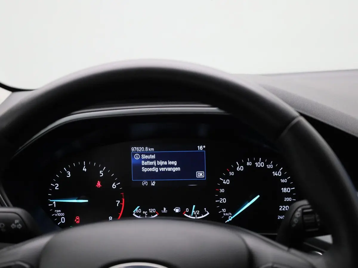 1.0 EcoBoost Hybrid Titanium Style | Navigatie | Climate Control | Parkeersensoren | Cruise Control |