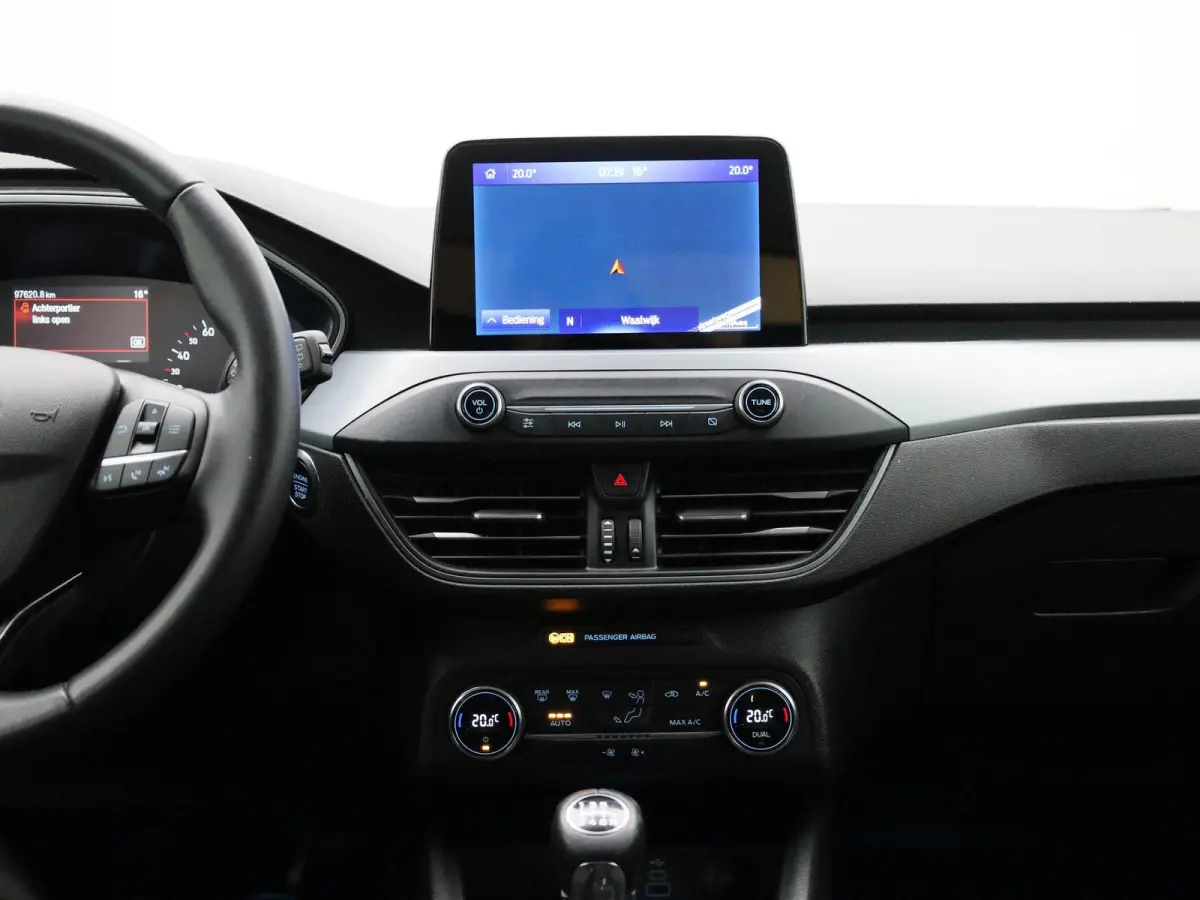 1.0 EcoBoost Hybrid Titanium Style | Navigatie | Climate Control | Parkeersensoren | Cruise Control |