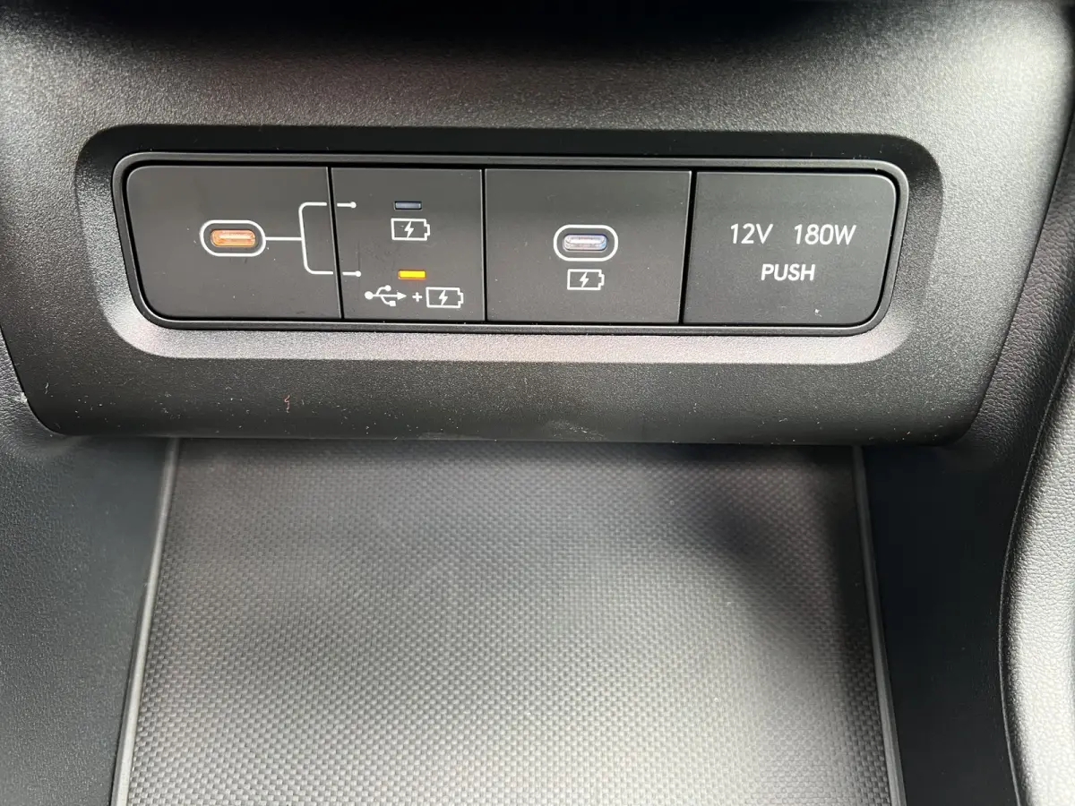 1.6 T-GDI PHEV 252pk N-Line Sky Business | Schuifdak | Dodehoekdetectie | Stoelverwarming | Stuurverwarming | Draadloos carplay | 19'' Velgen | Alcantara lederen bekleding | Camera | Premium