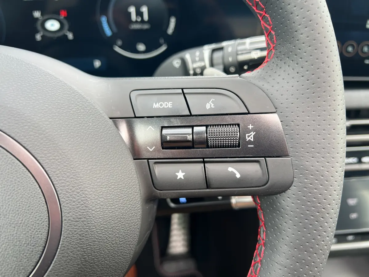1.6 T-GDI PHEV 252pk N-Line Sky Business | Schuifdak | Dodehoekdetectie | Stoelverwarming | Stuurverwarming | Draadloos carplay | 19'' Velgen | Alcantara lederen bekleding | Camera | Premium