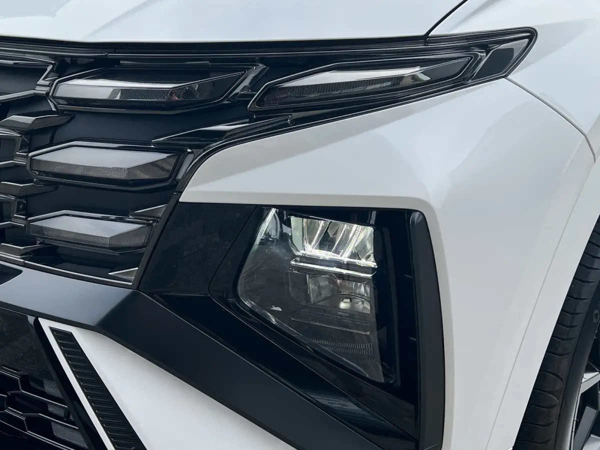 1.6 T-GDI PHEV 252pk N-Line Sky Business | Schuifdak | Dodehoekdetectie | Stoelverwarming | Stuurverwarming | Draadloos carplay | 19'' Velgen | Alcantara lederen bekleding | Camera | Premium