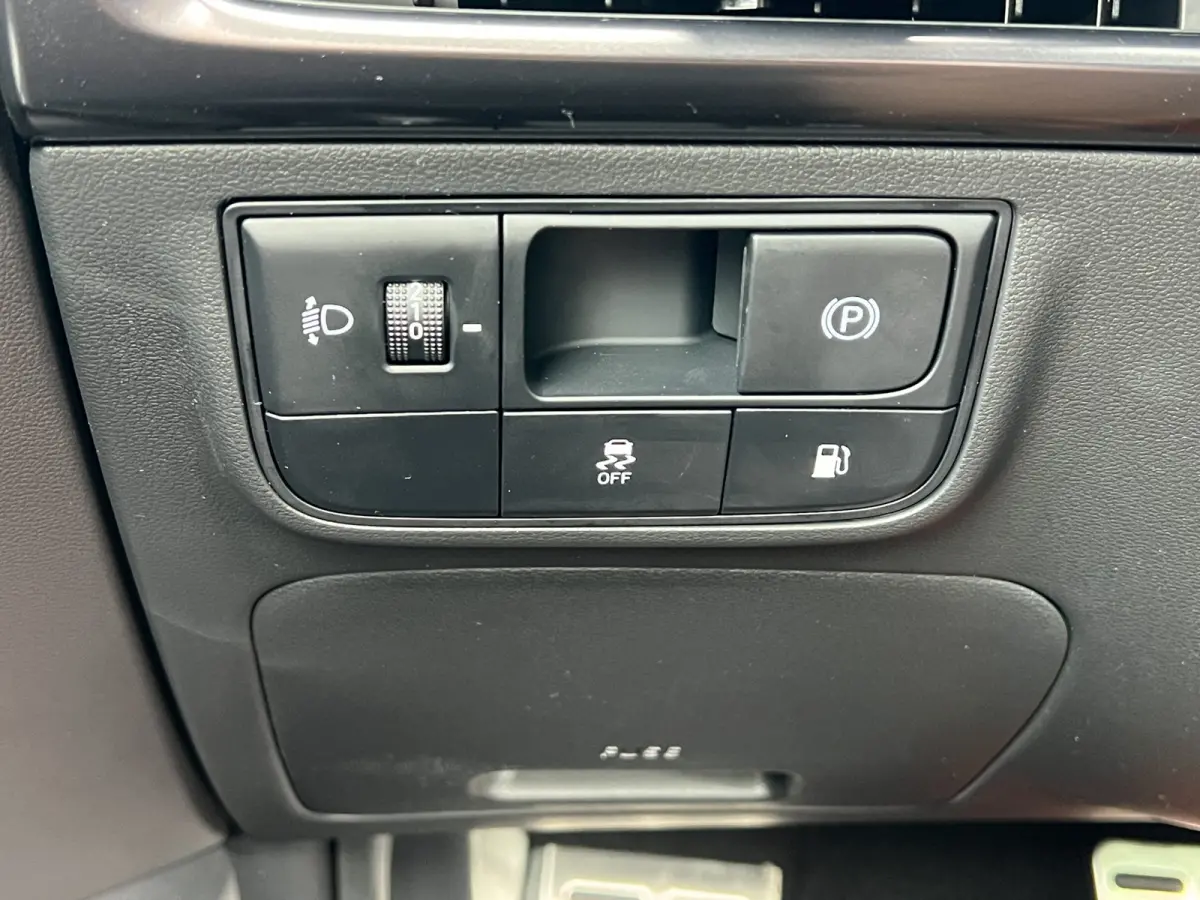 1.6 T-GDI PHEV 252pk N-Line Sky Business | Schuifdak | Dodehoekdetectie | Stoelverwarming | Stuurverwarming | Draadloos carplay | 19'' Velgen | Alcantara lederen bekleding | Camera | Premium