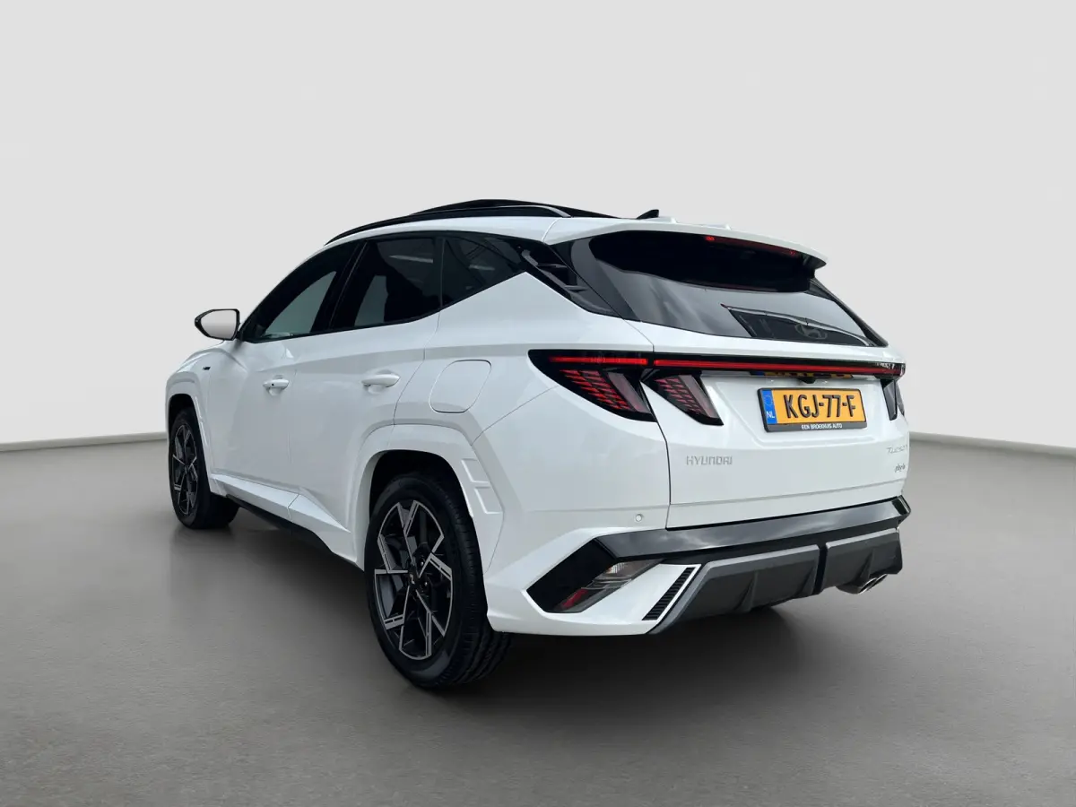 1.6 T-GDI PHEV 252pk N-Line Sky Business | Schuifdak | Dodehoekdetectie | Stoelverwarming | Stuurverwarming | Draadloos carplay | 19'' Velgen | Alcantara lederen bekleding | Camera | Premium