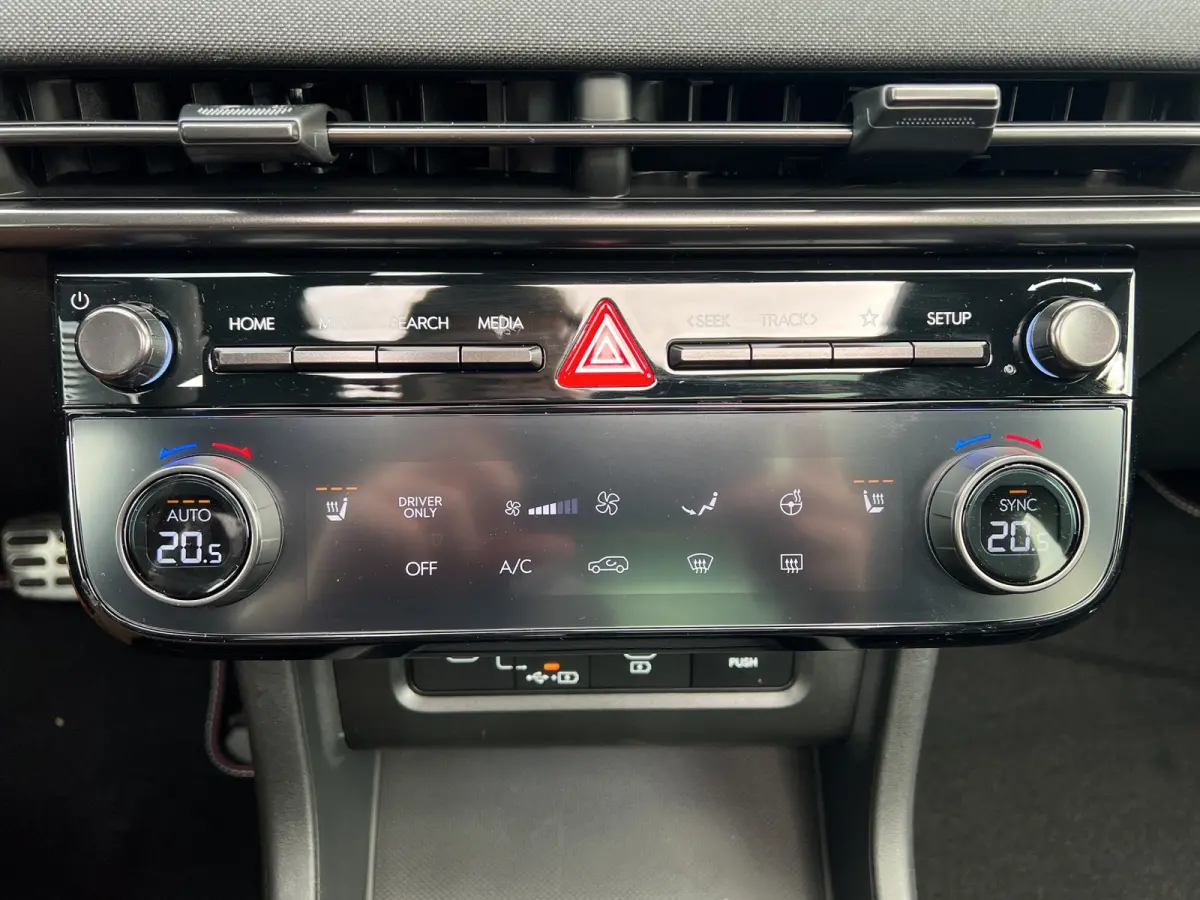 1.6 T-GDI PHEV 252pk N-Line Sky Business | Schuifdak | Dodehoekdetectie | Stoelverwarming | Stuurverwarming | Draadloos carplay | 19'' Velgen | Alcantara lederen bekleding | Camera | Premium