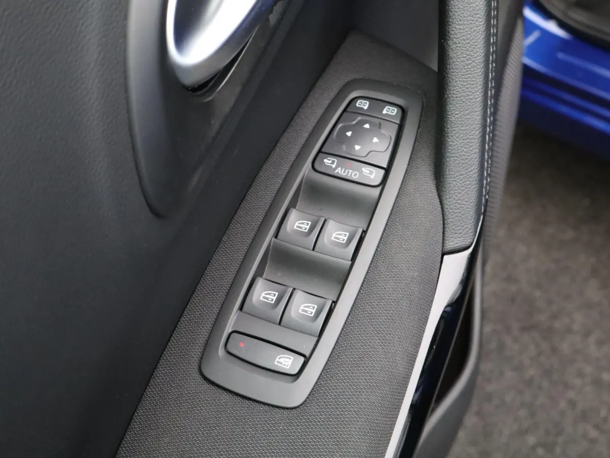 TCe 140 GPF Zen | Automaat | Trekhaak | Apple CarPlay | Stoelverwarming |