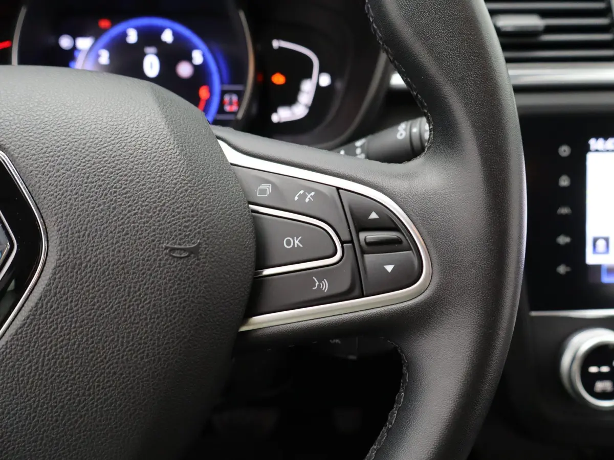 TCe 140 GPF Zen | Automaat | Trekhaak | Apple CarPlay | Stoelverwarming |