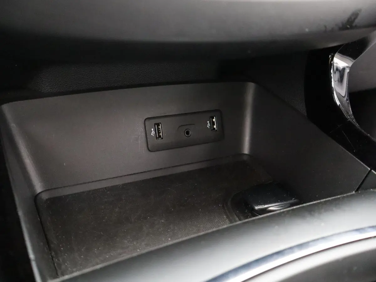 TCe 140 GPF Zen | Automaat | Trekhaak | Apple CarPlay | Stoelverwarming |