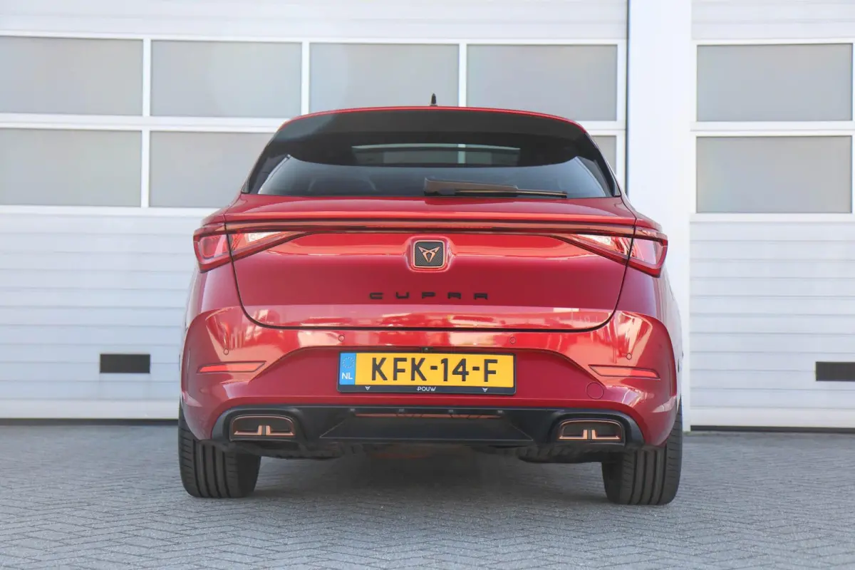 1.4 e-Hybrid 204pk Business | SoH 94% | Achteruitrijcamera | Stoelverwarming | Navigatie | Full Link