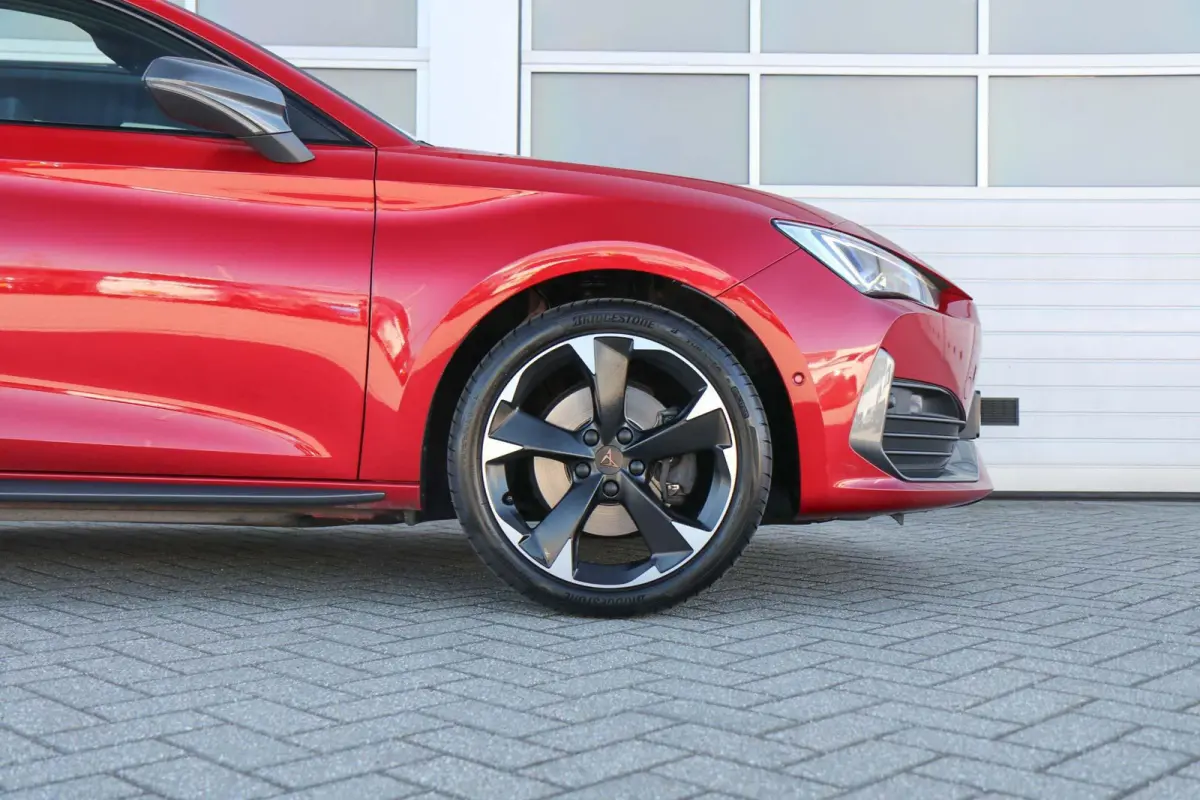 1.4 e-Hybrid 204pk Business | SoH 94% | Achteruitrijcamera | Stoelverwarming | Navigatie | Full Link